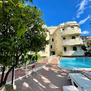 Aparthotel Nettuno, Giardini Naxos
