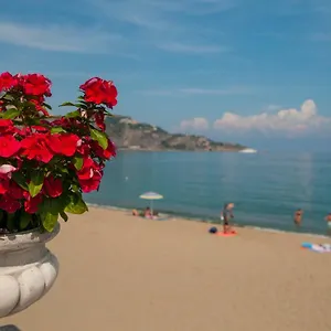 Affittacamere Mediterraneo, Giardini Naxos